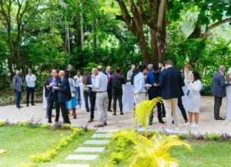 Rencontres économiques à La Réunion : un opérateur mahorais dénonce l’absence des élus au Salon de l’emploi Rencontres économiques à La Réunion : un opérateur mahorais dénonce l’absence des élus au Salon de l’emploi