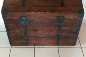 Coffre en bois