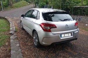 à vendre une Citroën c4  2 essence    1.6 vti 120 ch