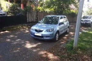 à louer mazda 2 essence