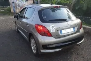 à vendre une peugeot 207 diesel
