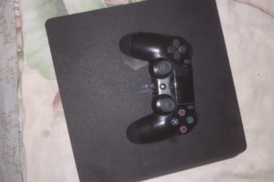 PS4 slim 500Go