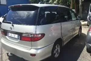 à vendre un monospace toyota previa 8 places  diesel 2.0 d4d