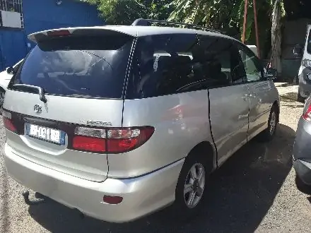 à vendre une toyota previa