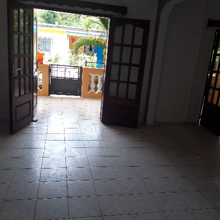 Appartement F4 RDC a bandrelé