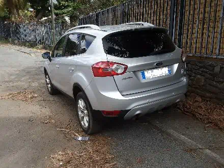 a vendre un 4X4  ford kuga diesel  2.0 tdci