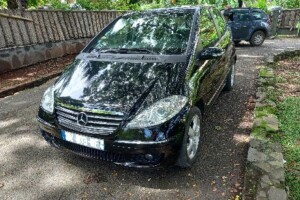 à louer à Mamoudzou une Mercedes classe A