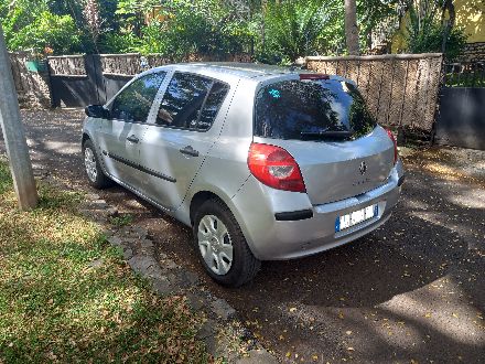 à vendre une clio3  diesel 1.5 dci