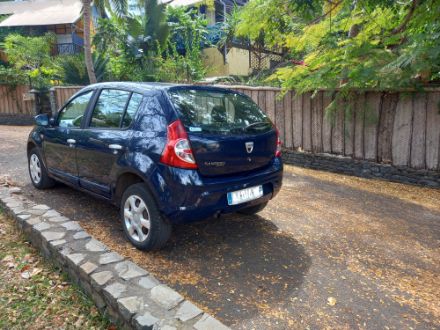 à vendre une dacia sandero  diesel  1.5 dci
