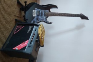 GUITARE ELECTRIQUE ENFANT