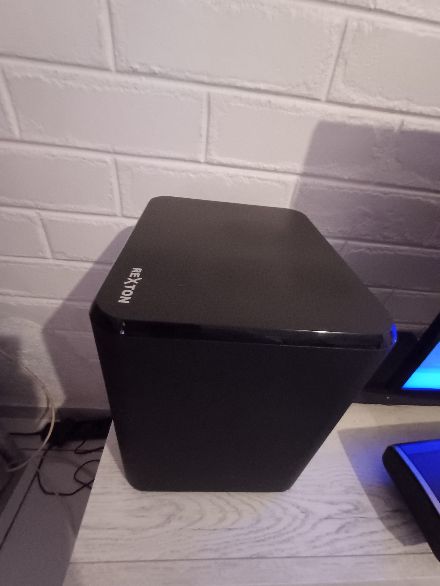 Vend enceinte télévision