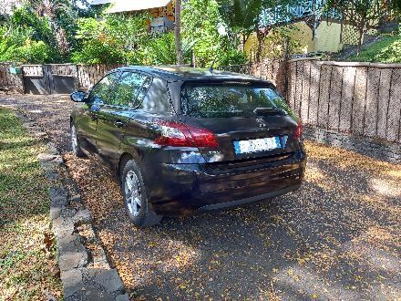 à vendre une peugeot 308  diesel  1.6 hdi