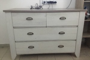 Commode beige moderne