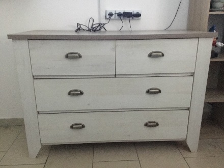 Commode beige moderne