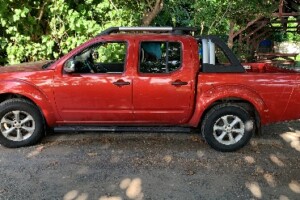 VEND PICKUP NISSAN NAVARA