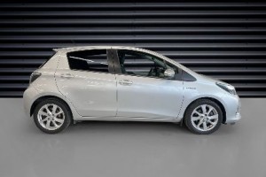 Toyota Yaris HYBRIDE/1.5 75HP/FAIBLE KM