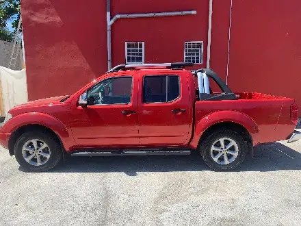 VENDS NOSSAN NAVARRA