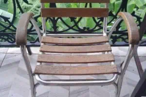 2 chaises bois