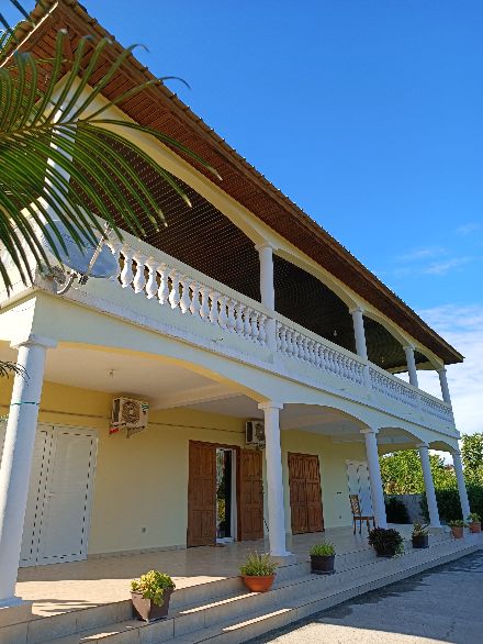 Location grande villa Petite -Terre avec jardin