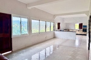 Maison T3 non meublée de 115 m² avec vue dégagée – Hauts de Chiconi