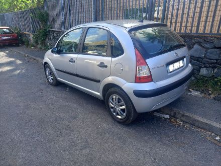 à vendre une citroen c3  1.4 essence