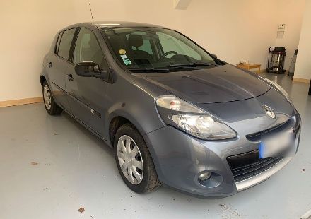 VENDS RENAULT CLIO III (2) 1.5DCI 86